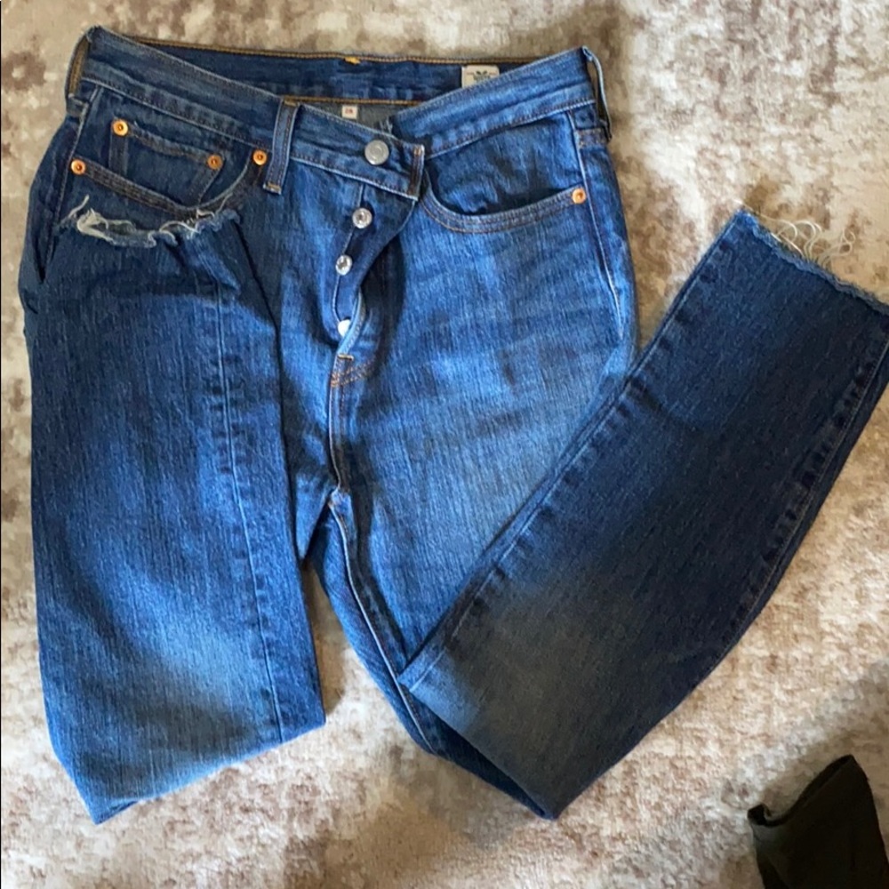 Anthropologie Levi Wedgie Fit- size 28- like new